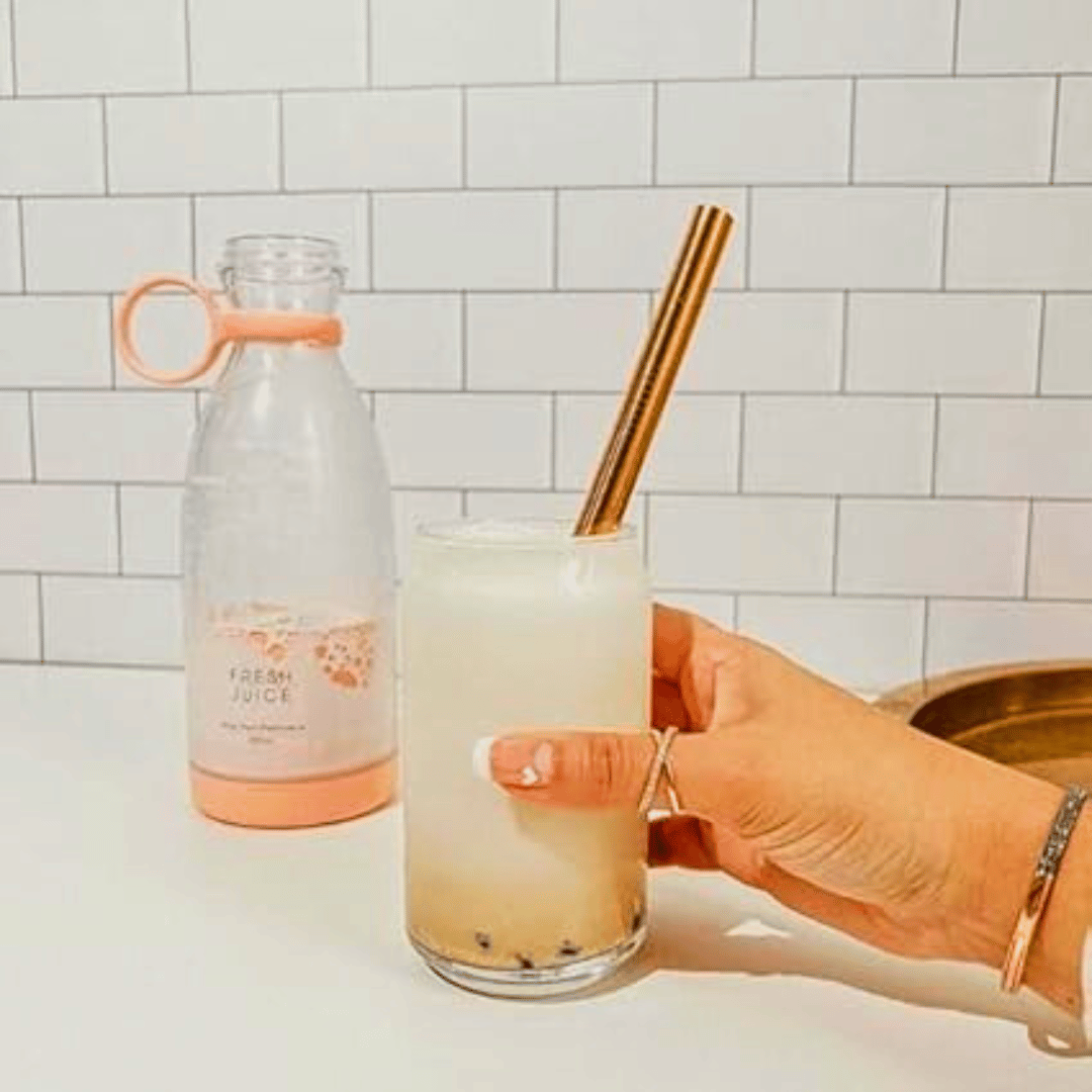 NOSEĆI BLENDER ZA SOKOVE